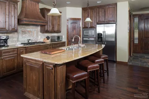 56618 Dancing Rock Loop, Bend, OR 97707 photo 4