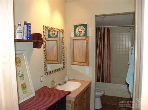 52460 Westley Loop, La Pine, OR 97739 photo 21
