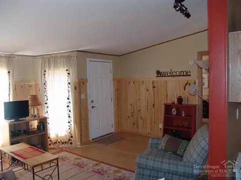 52460 Westley Loop, La Pine, OR 97739 photo 3