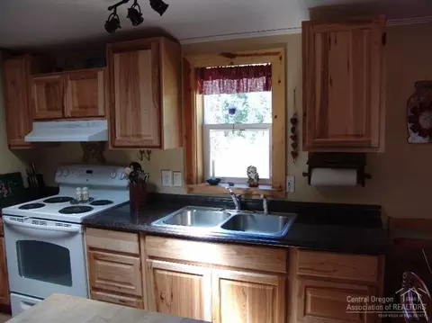 52460 Westley Loop, La Pine, OR 97739 photo 8