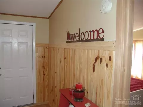 52460 Westley Loop, La Pine, OR 97739 photo 2