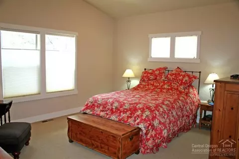61049 SE Ruby Peak Ln, Bend, OR 97702 photo 12
