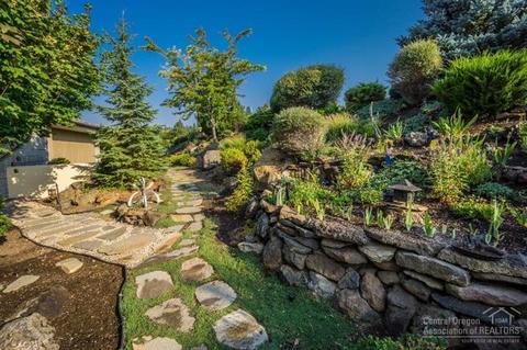1027 NW Stonepine Dr, Bend, OR 97703 photo 18