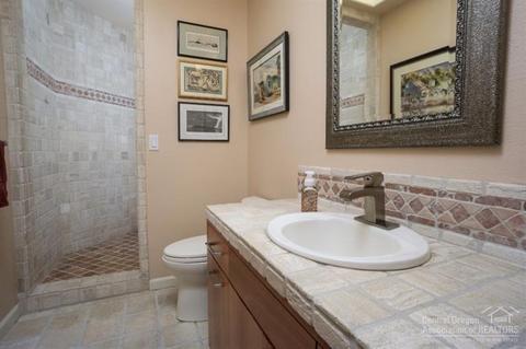 1027 NW Stonepine Dr, Bend, OR 97703 photo 16