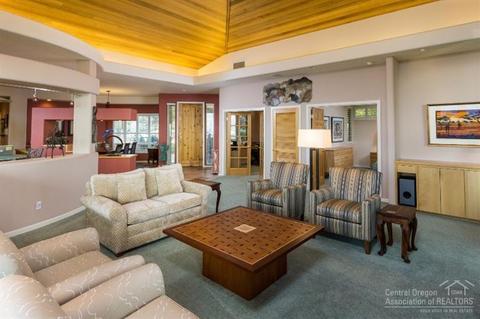 1027 NW Stonepine Dr, Bend, OR 97703 photo 4