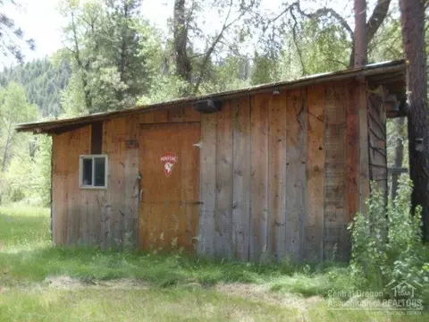 68707 Middle Fork Ln, Bates, OR 97817 photo 6