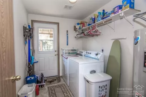 52909 Timber Lane Loop, La Pine, OR 97739 photo 12