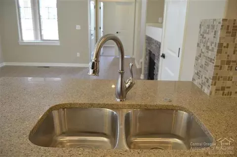 20941 Sotra Loop, Bend, OR 97702 photo 9