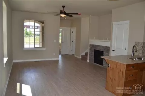 20941 Sotra Loop, Bend, OR 97702 photo 7
