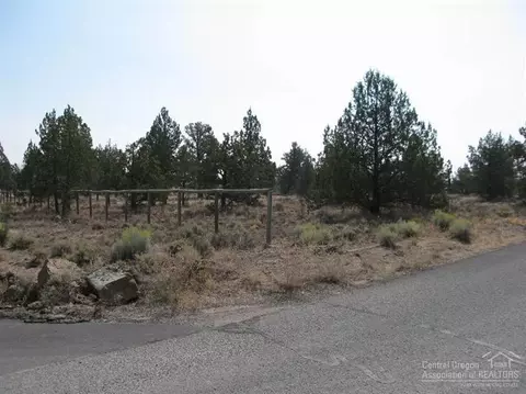 25211 Deer Ln, Bend, OR 97701 photo 3