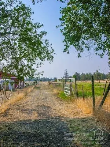 22123 Nelson Rd, Bend, OR 97701 photo 1