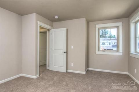 60342 SE Hedgewood Ln, Bend, OR 97702 photo 13