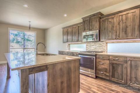 60342 SE Hedgewood Ln, Bend, OR 97702 photo 5