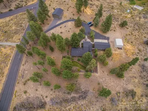 22355 Calgary Dr, Bend, OR 97702 photo 1