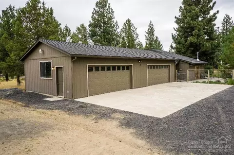 22355 Calgary Dr, Bend, OR 97702 photo 19