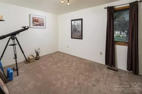 22355 Calgary Dr, Bend, OR 97702 photo 8