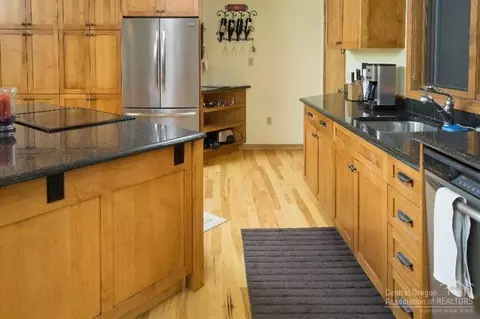 22355 Calgary Dr, Bend, OR 97702 photo 5