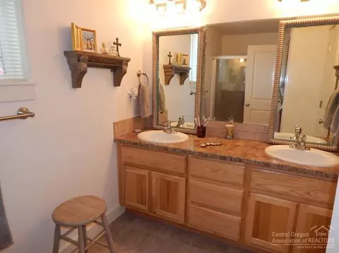 51914 Fordham Dr, La Pine, OR 97739 photo 9