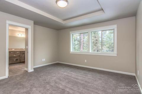 60374 SE Hedgewood Ln, Bend, OR 97702 photo 14