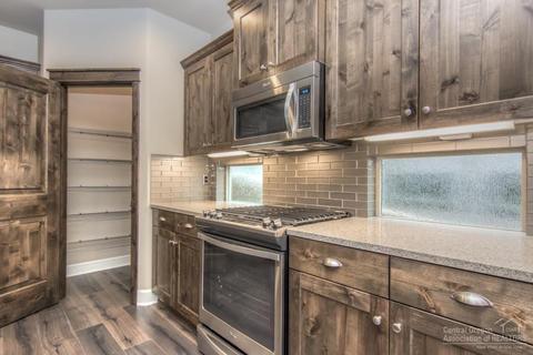 60374 SE Hedgewood Ln, Bend, OR 97702 photo 10