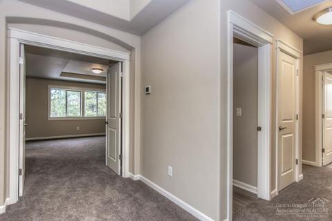 60374 SE Hedgewood Ln, Bend, OR 97702 photo 13