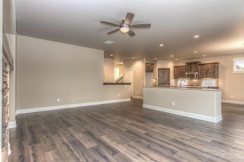 60374 SE Hedgewood Ln, Bend, OR 97702 photo 5