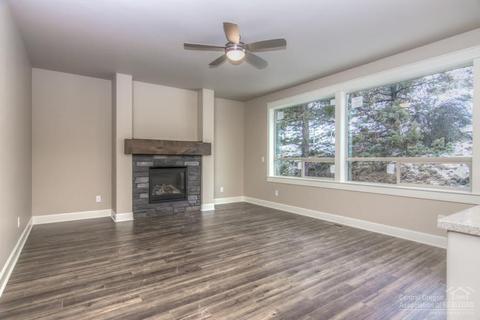 63159 NE Dakota Dr, Bend, OR 97701 photo 9