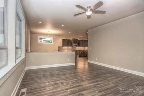 63159 NE Dakota Dr, Bend, OR 97701 photo 11