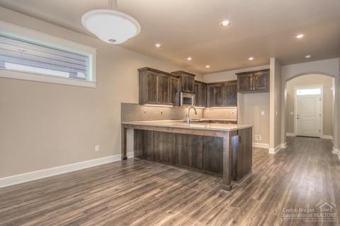 63159 NE Dakota Dr, Bend, OR 97701 photo 8