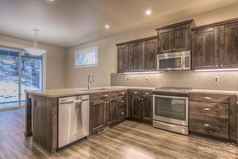 63159 NE Dakota Dr, Bend, OR 97701 photo 5