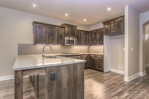 63159 NE Dakota Dr, Bend, OR 97701 photo 4