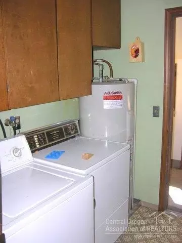 15975 6th St, La Pine, OR 97739 photo 13