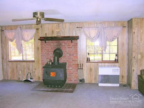15975 6th St, La Pine, OR 97739 photo 4