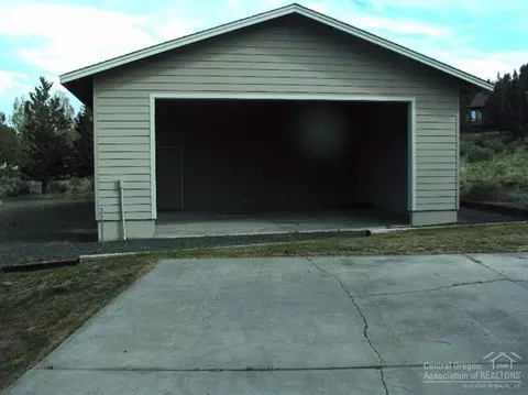 59837 Calgary Loop, Bend, OR 97702 photo 9