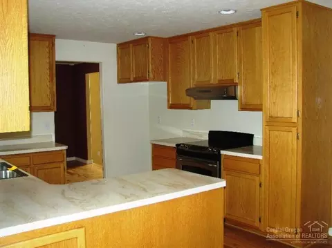 59837 Calgary Loop, Bend, OR 97702 photo 13