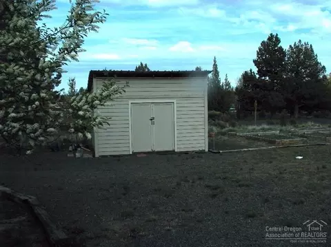 59837 Calgary Loop, Bend, OR 97702 photo 10