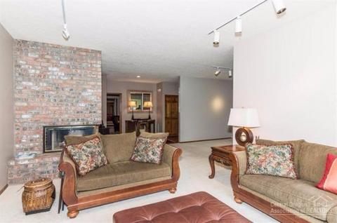 60837 Willow Creek Loop, Bend, OR 97702 photo 10