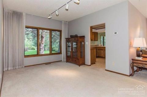 60837 Willow Creek Loop, Bend, OR 97702 photo 12