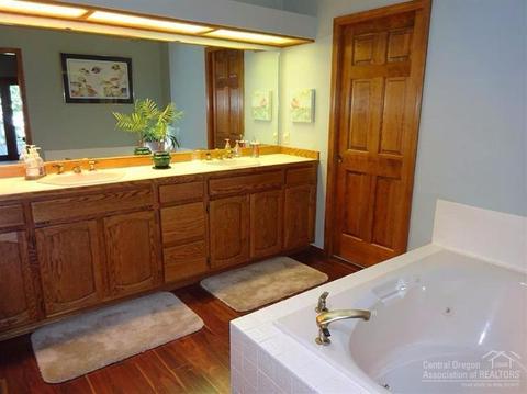 60837 Willow Creek Loop, Bend, OR 97702 photo 18