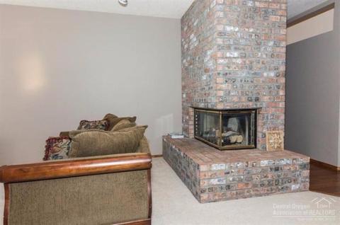 60837 Willow Creek Loop, Bend, OR 97702 photo 11