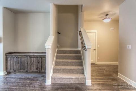 63155 NE Dakota Dr, Bend, OR 97701 photo 10