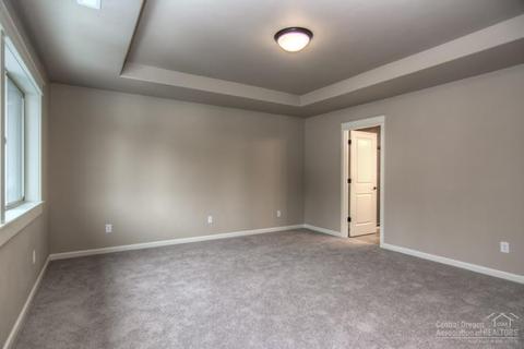 63155 NE Dakota Dr, Bend, OR 97701 photo 11