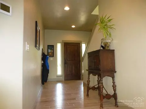 1085 NE 9th St, Bend, OR 97701 photo 7