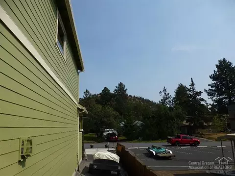 1085 NE 9th St, Bend, OR 97701 photo 24