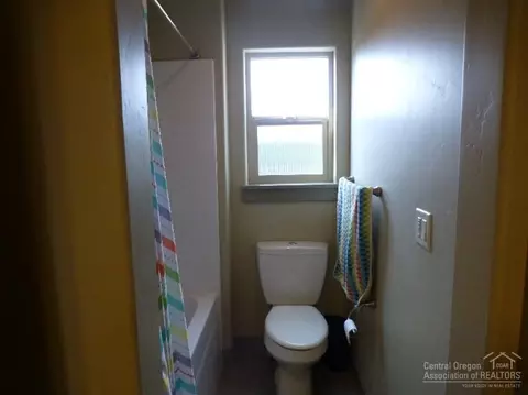 1085 NE 9th St, Bend, OR 97701 photo 17