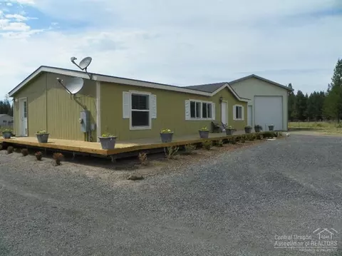 10405 Gallop Ct, La Pine, OR 97739 photo 2