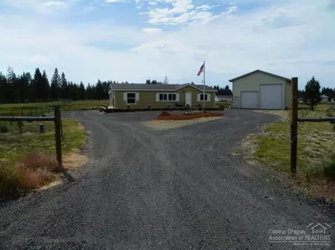 10405 Gallop Ct, La Pine, OR 97739 photo 1