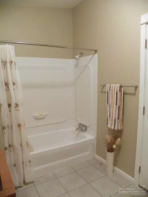 10405 Gallop Ct, La Pine, OR 97739 photo 11