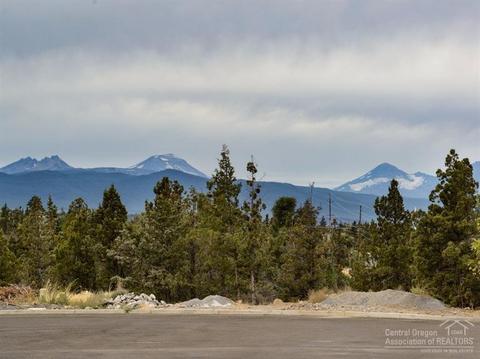 20701 Comet Ct, Bend, OR 97701 photo 2
