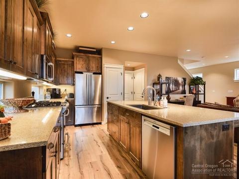 20701 Comet Ct, Bend, OR 97701 photo 3
